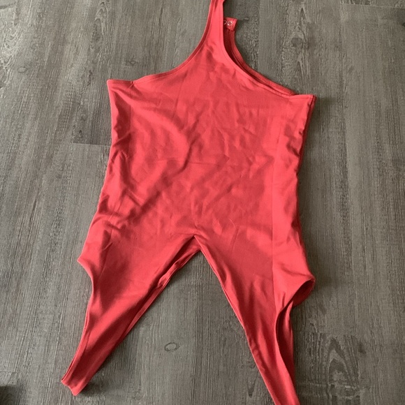 NWOT Reoria red women’s bodysuit tank size small - Picture 4 of 4